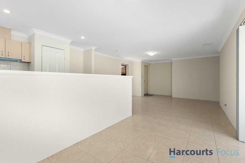 Photo - 4/27 Bickley Road, Cannington WA 6107 - Image 4