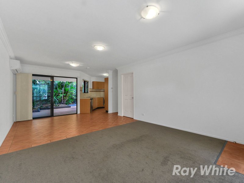 Photo - 4/27 Deviney Street, Morningside QLD 4170 - Image 2