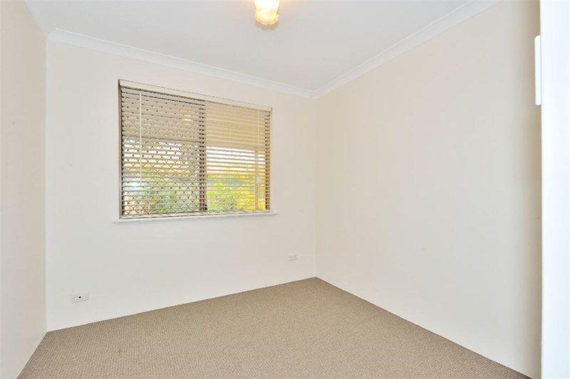 Photo - 4/27 Goongarrie Drive, Cooloongup WA 6168 - Image 8