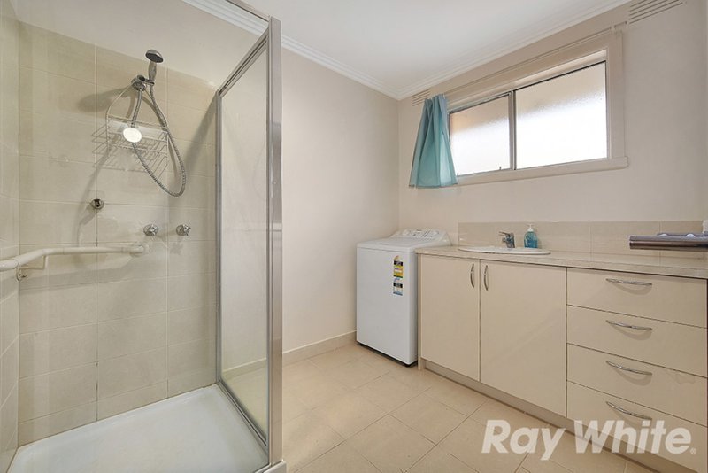 Photo - 4/27 Grenfell Road, Mount Waverley VIC 3149 - Image 5