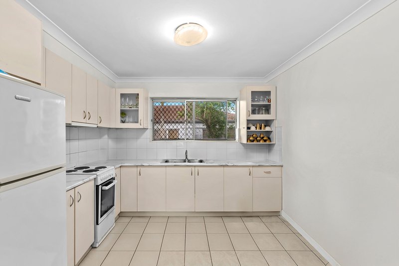 Photo - 4/27 Melton Road, Nundah QLD 4012 - Image 4