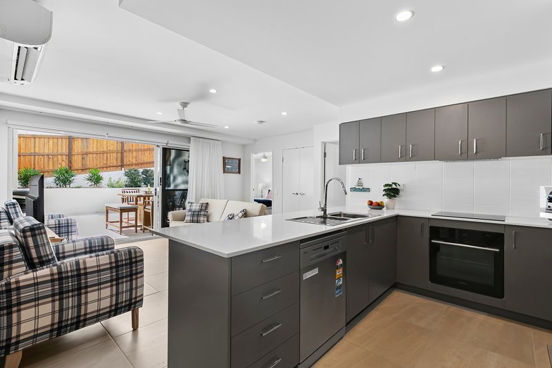 Photo - 4/27 Verney Street, Kings Beach QLD 4551 - Image 1