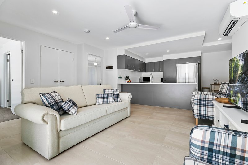 Photo - 4/27 Verney Street, Kings Beach QLD 4551 - Image 8