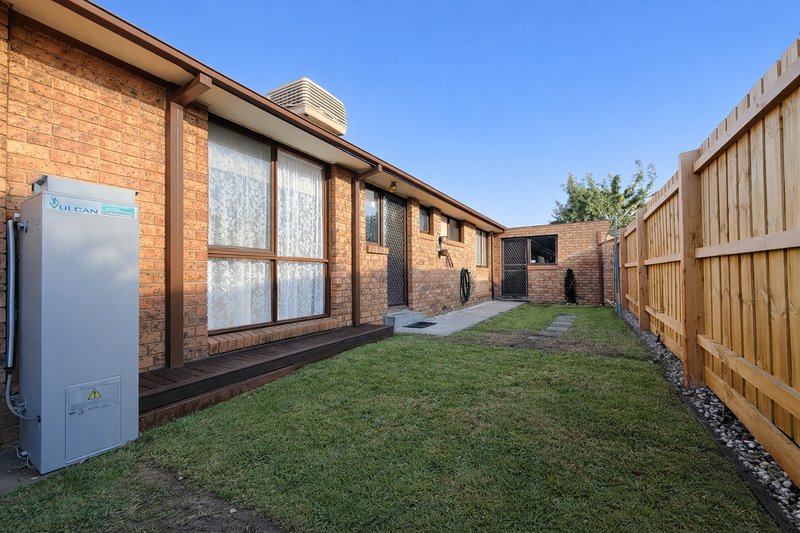 Photo - 4/27 Whitelaw Street, Reservoir VIC 3073 - Image 9
