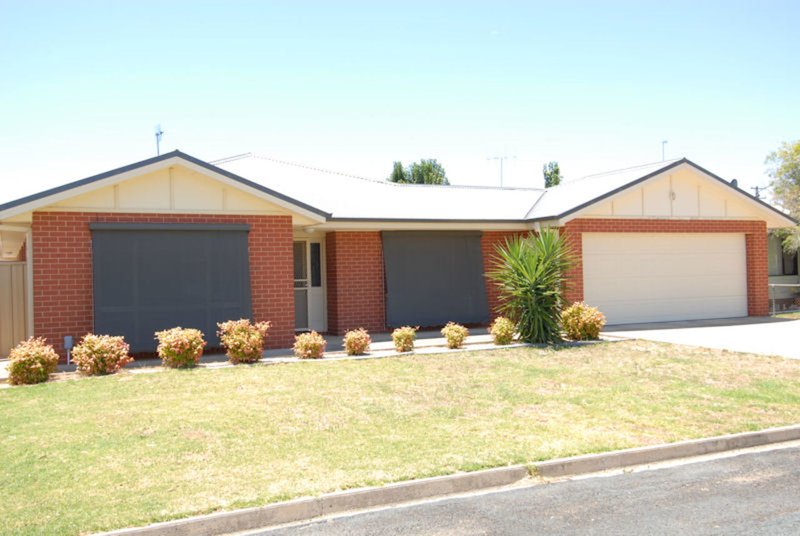 Photo - 427 Whitelock Street, Deniliquin NSW 2710 - Image 1
