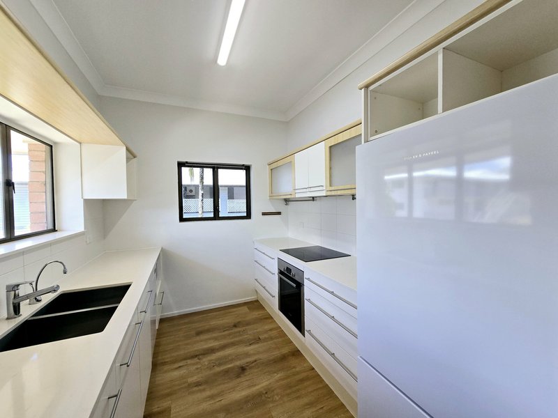 Photo - 4/271 Esplanade , Cairns North QLD 4870 - Image 2