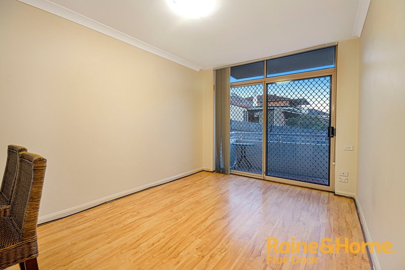 Photo - 4/275 Lyons Road, Russell Lea NSW 2046 - Image 2