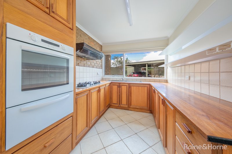 Photo - 4/28-30 Darbyshire Street, Sunbury VIC 3429 - Image 2