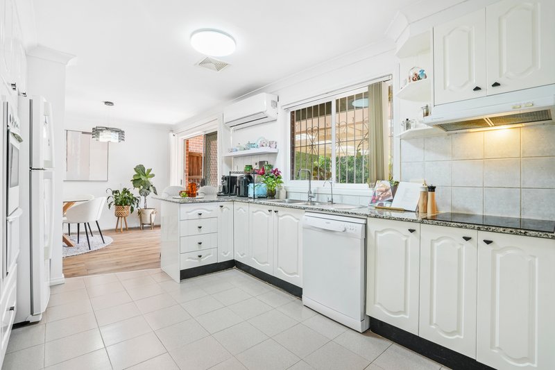 Photo - 4/28-32 Cecil Avenue, Castle Hill NSW 2154 - Image 4