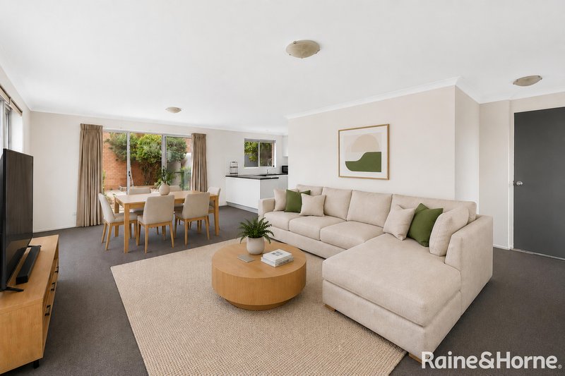 Photo - 428 Antill Street, Watson ACT 2602 - Image 3