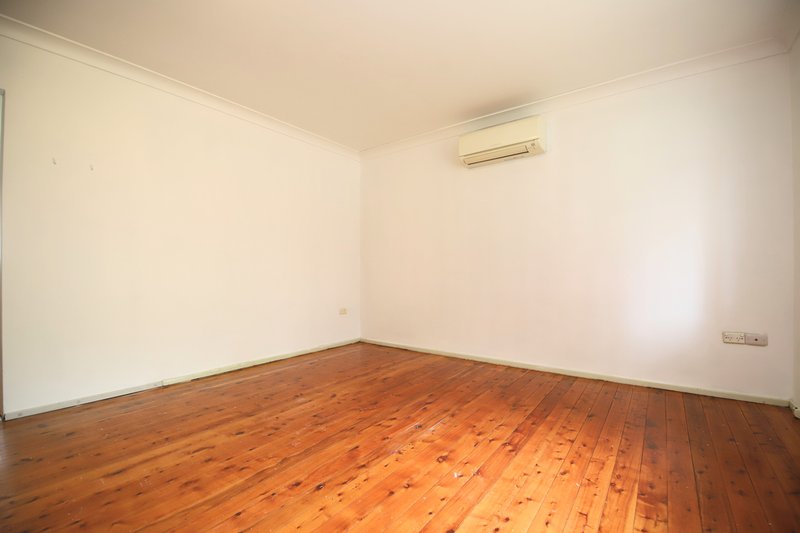 Photo - 4/28 Rookwood Road, Yagoona NSW 2199 - Image 3