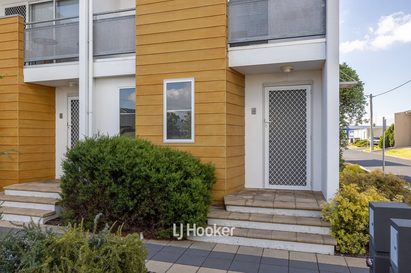 Photo - 4/28 Strickland Street, Bunbury WA 6230 - Image 3