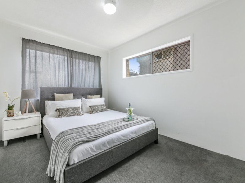 Photo - 4/28 Sunrise Blvd , Surfers Paradise QLD 4217 - Image 5