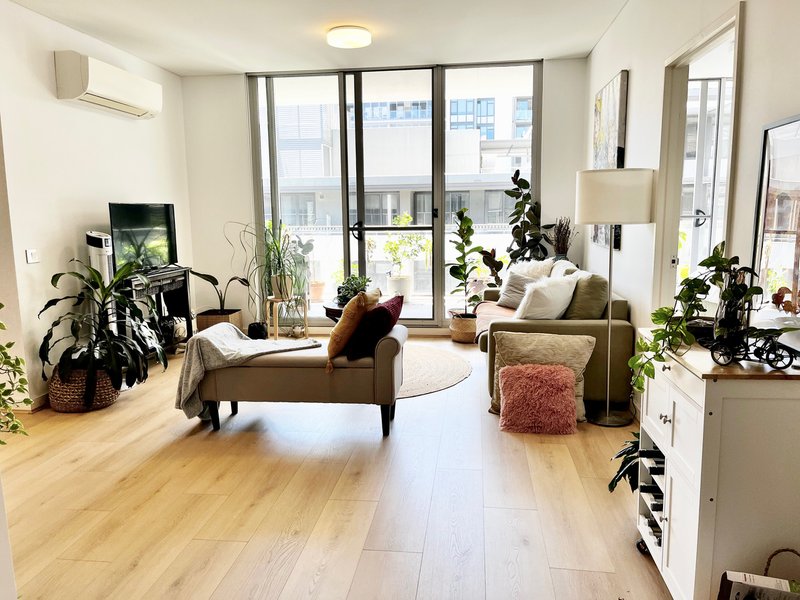 Photo - 428/2 Half Street, Wentworth Point NSW 2127 - Image 2