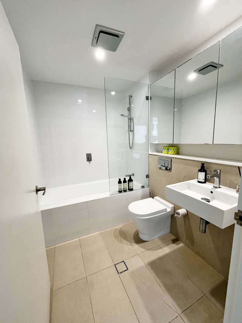 Photo - 428/2 Half Street, Wentworth Point NSW 2127 - Image 9