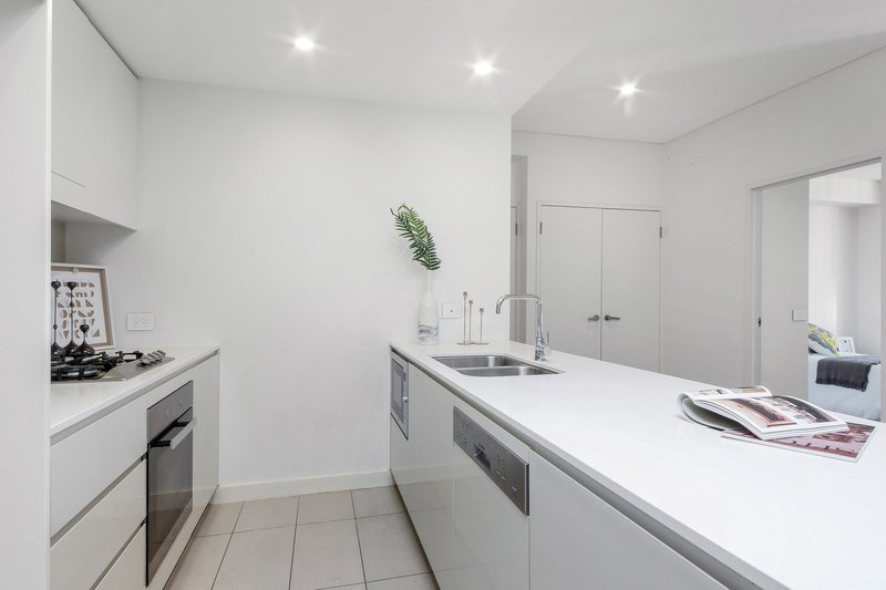 Photo - 428/2 Half Street, Wentworth Point NSW 2127 - Image 6