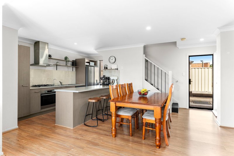 Photo - 4/285 Sandgate Road, Shortland NSW 2307 - Image 2