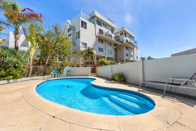 Photo - 4/287 West Coast Highway, Scarborough WA 6019 - Image 2