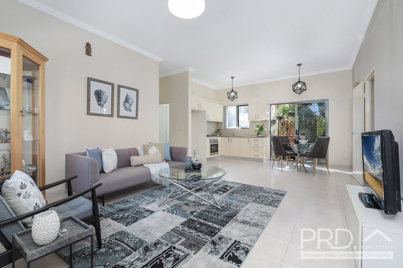 Photo - 4/29-31 Unwin Street, Bexley NSW 2207 - Image 2