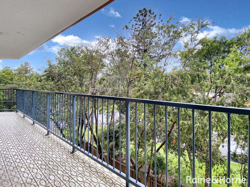 Photo - 4/29 Bellevue Terrace, St Lucia QLD 4067 - Image 2