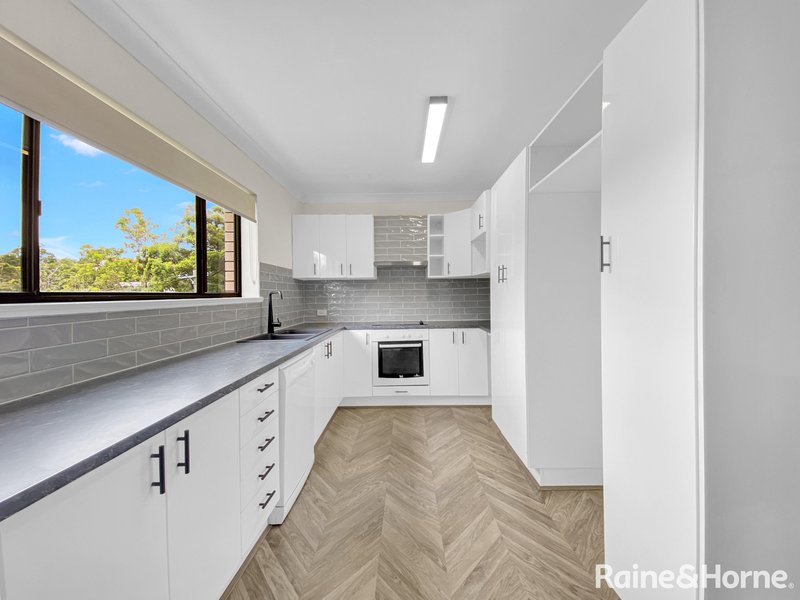 Photo - 4/29 Bellevue Terrace, St Lucia QLD 4067 - Image 4