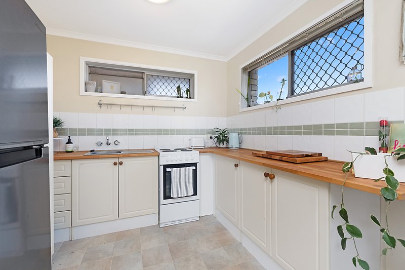 Photo - 4/29 Coolangatta Road, Kirra QLD 4225 - Image 4