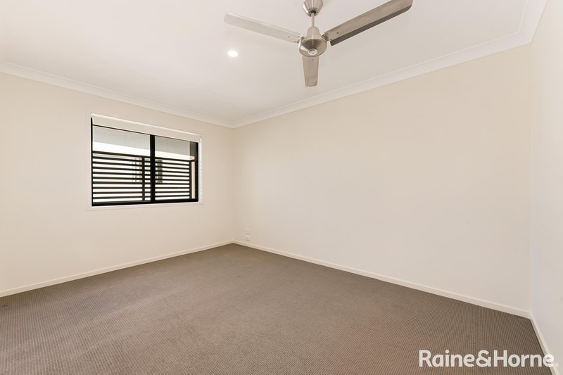 Photo - 4/29 Edmond Street, Carina QLD 4152 - Image 6