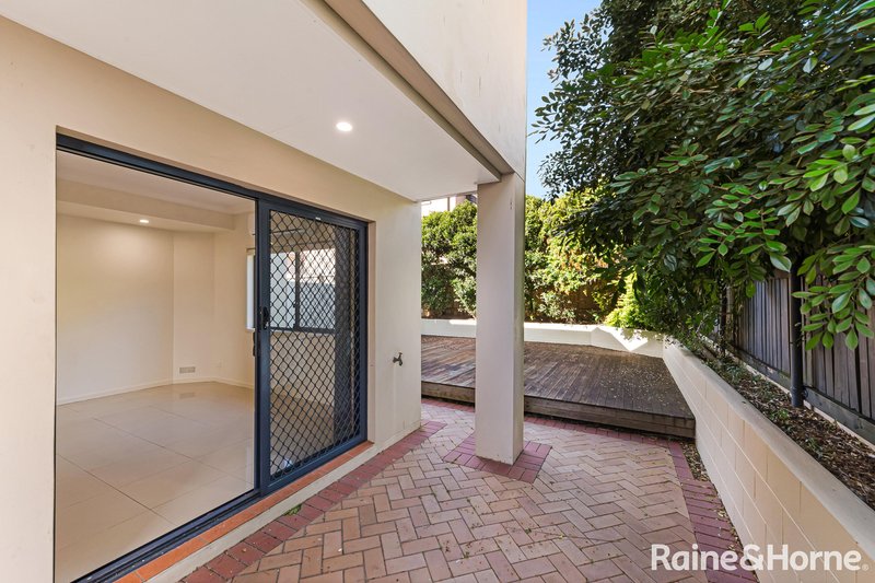 Photo - 4/29 Edmond Street, Carina QLD 4152 - Image 8