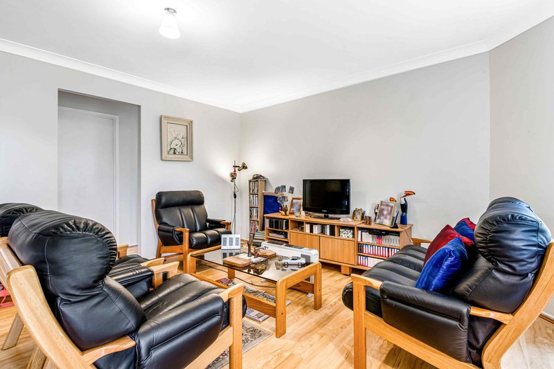 Photo - 4/29 Portia Road, Toongabbie NSW 2146 - Image 2