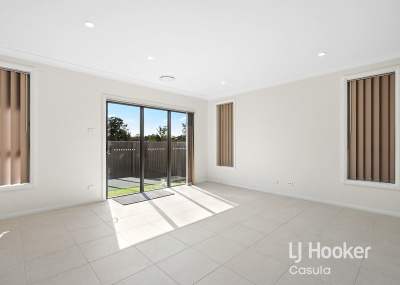 Photo - 429 Tenth Avenue, Austral NSW 2179 - Image 4