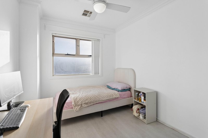 Photo - 4/29 Victoria Parade, Mawson Lakes SA 5095 - Image 10