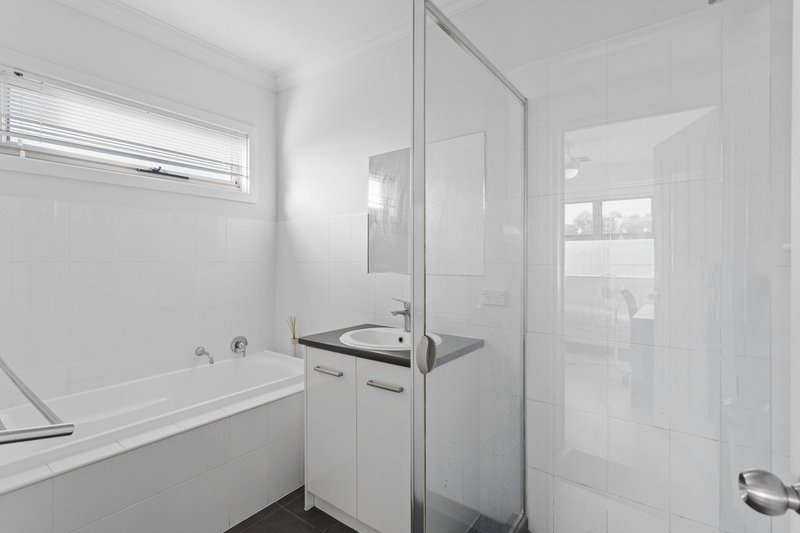 Photo - 4/29 Victoria Parade, Mawson Lakes SA 5095 - Image 11