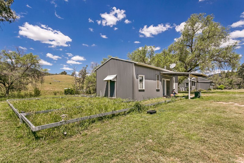 Photo - 4291 Halls Creek Road, Bendemeer NSW 2355 - Image 2