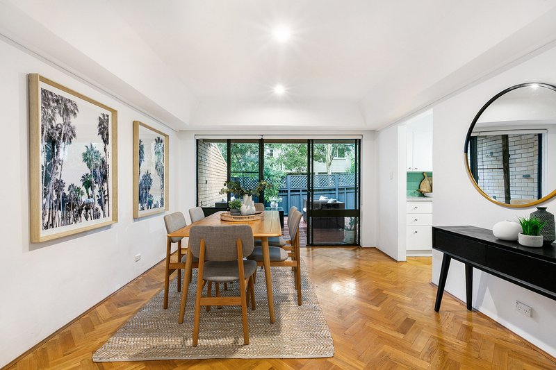 Photo - 4/2A Bennett Street, Neutral Bay NSW 2089 - Image 3