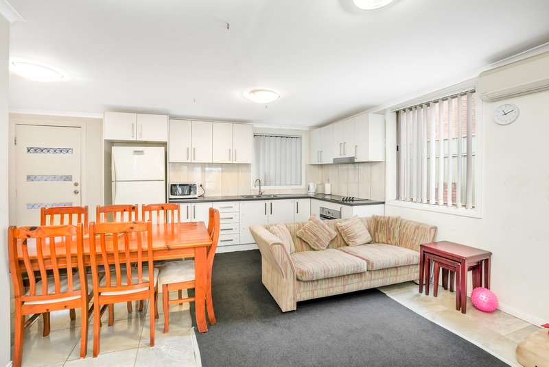 Photo - 42A Brisbane Street, Oxley Park NSW 2760 - Image 6