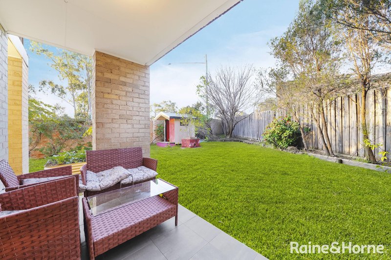 Photo - 4/2A Collis Place, Minto NSW 2566 - Image 9