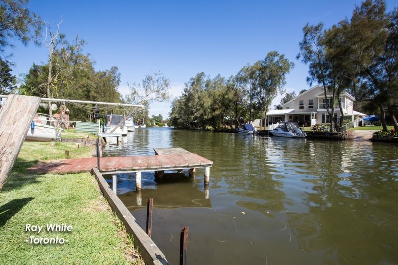 Photo - 42a Macquarie Road, Fennell Bay NSW 2283 - Image 6