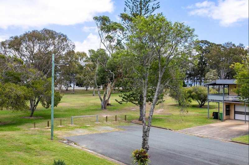 Photo - 4/2A View Street, Woody Point QLD 4019 - Image 7