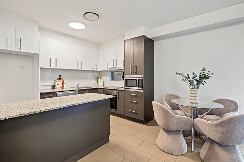 Photo - 42a Wilton Terrace, Yeronga QLD 4104 - Image 8