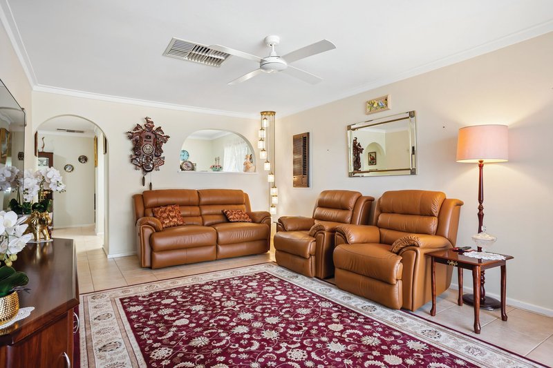 Photo - 42b Beelara Way, Wanneroo WA 6065 - Image 3