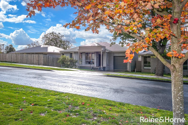 Photo - 42b Howey Street, Gisborne VIC 3437 - Image 2