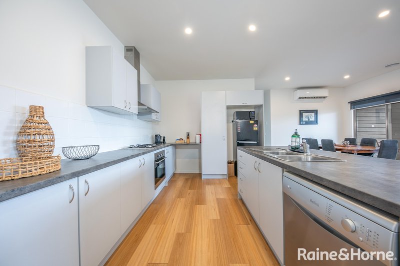 Photo - 42b Howey Street, Gisborne VIC 3437 - Image 3