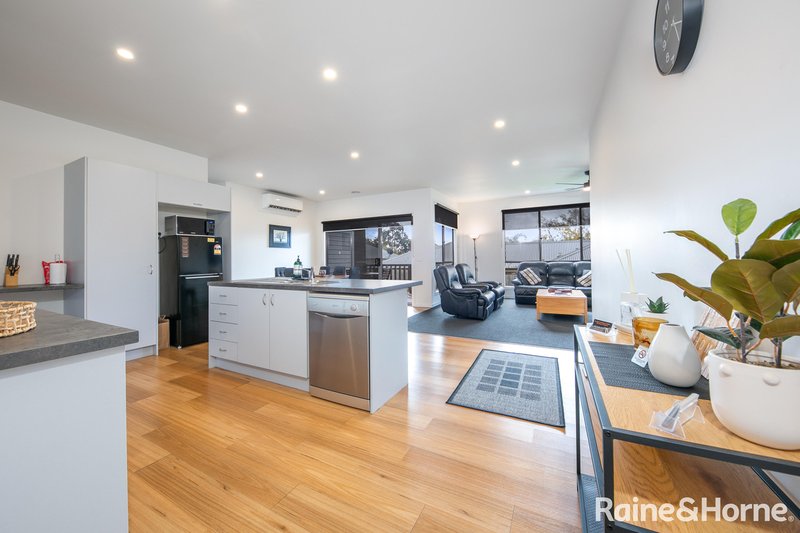 Photo - 42b Howey Street, Gisborne VIC 3437 - Image 5
