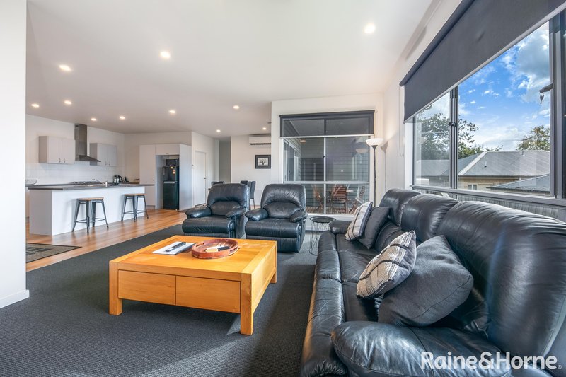 Photo - 42b Howey Street, Gisborne VIC 3437 - Image 6
