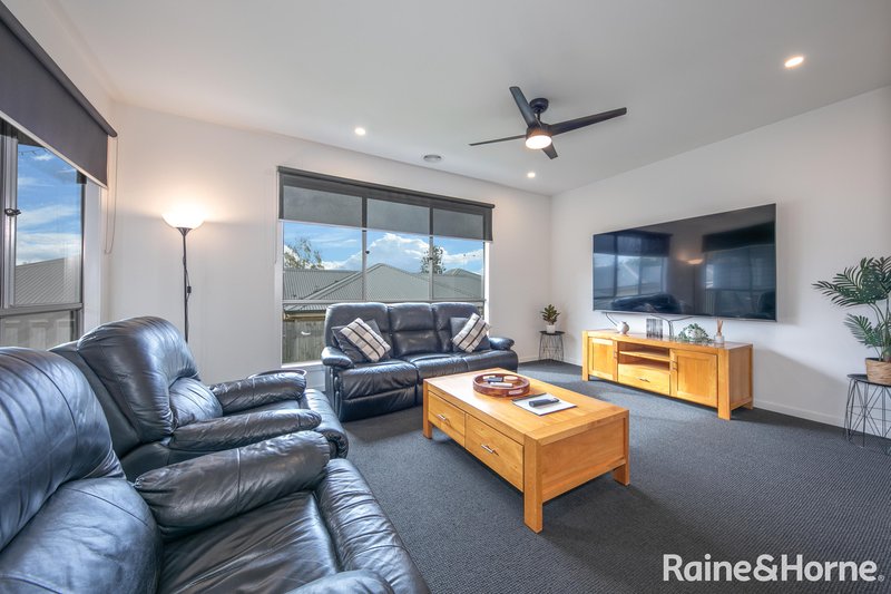 Photo - 42b Howey Street, Gisborne VIC 3437 - Image 7