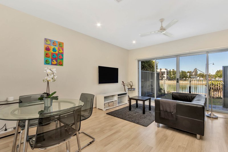 Photo - 42C Mowbray Street, Mawson Lakes SA 5095 - Image 4