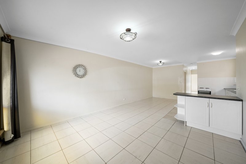 Photo - 43 & 43A Sussex Street, Alberton SA 5014 - Image 5