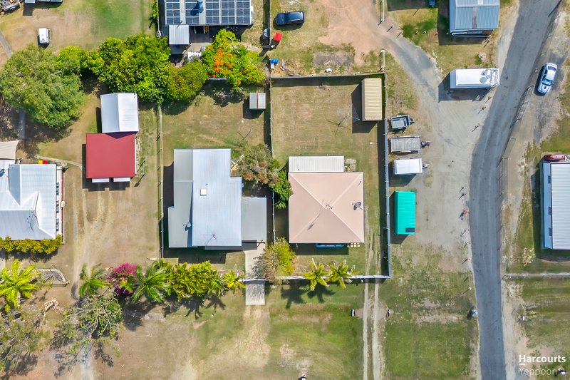 Photo - 43 & 45 Archer Street, Emu Park QLD 4710 - Image 24