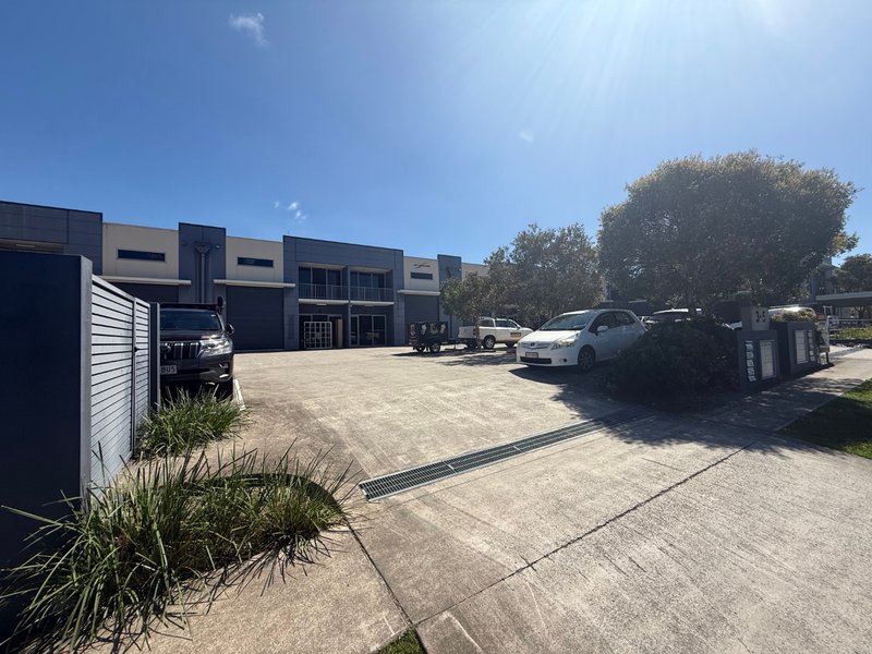 Photo - 4/3-5 Exeter Way, Caloundra West QLD 4551 - Image 3