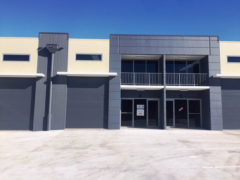 Photo - 4/3-5 Exeter Way, Caloundra West QLD 4551 - Image 4